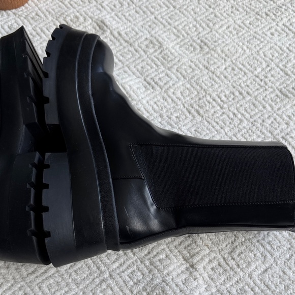 Zara Treaded Chelsea Black Boots Size 41 - Picture 9 of 15